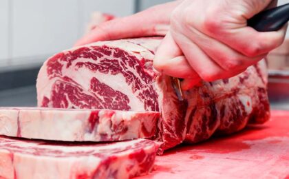 Cómo influye la forma de cortar la carne en su dureza